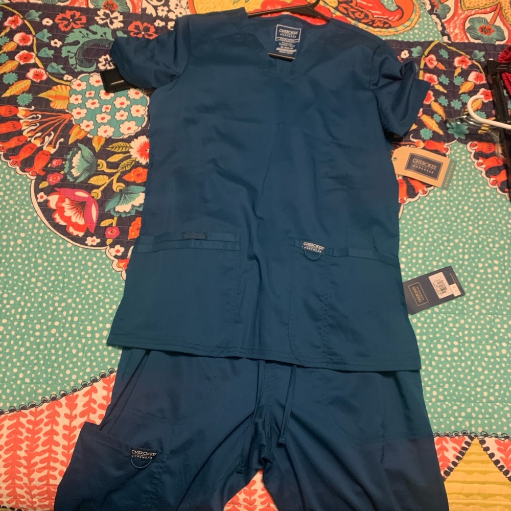Cherokee scrubs -
